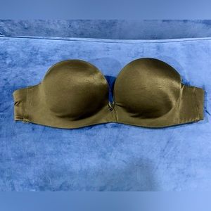 Victoria Secret black strapless push up bra size 34B.